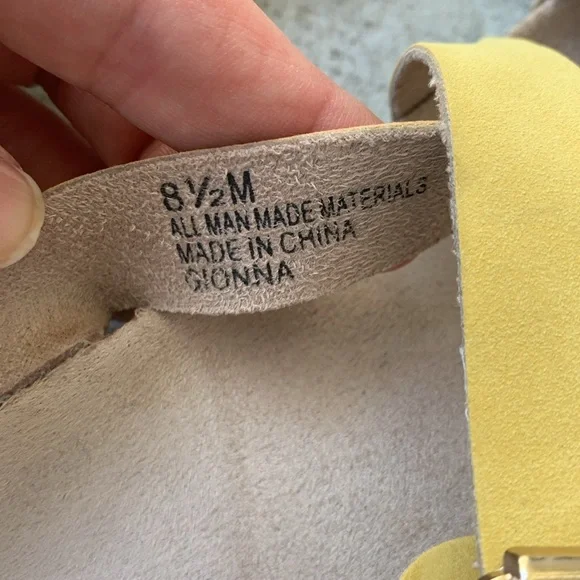 Cliffs by White Mountain Gionna Yellow Sandals - Picture 5 of 11